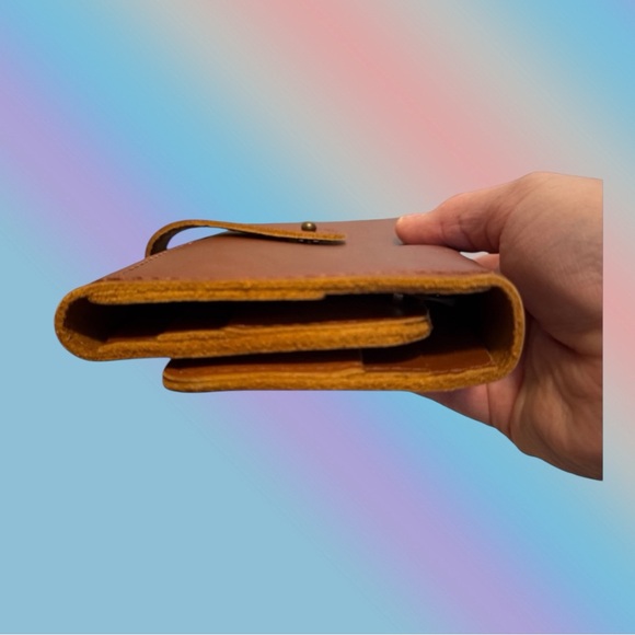 🦄 Portland Leather Trifold Wallet in Honey! - Picture 5 of 5